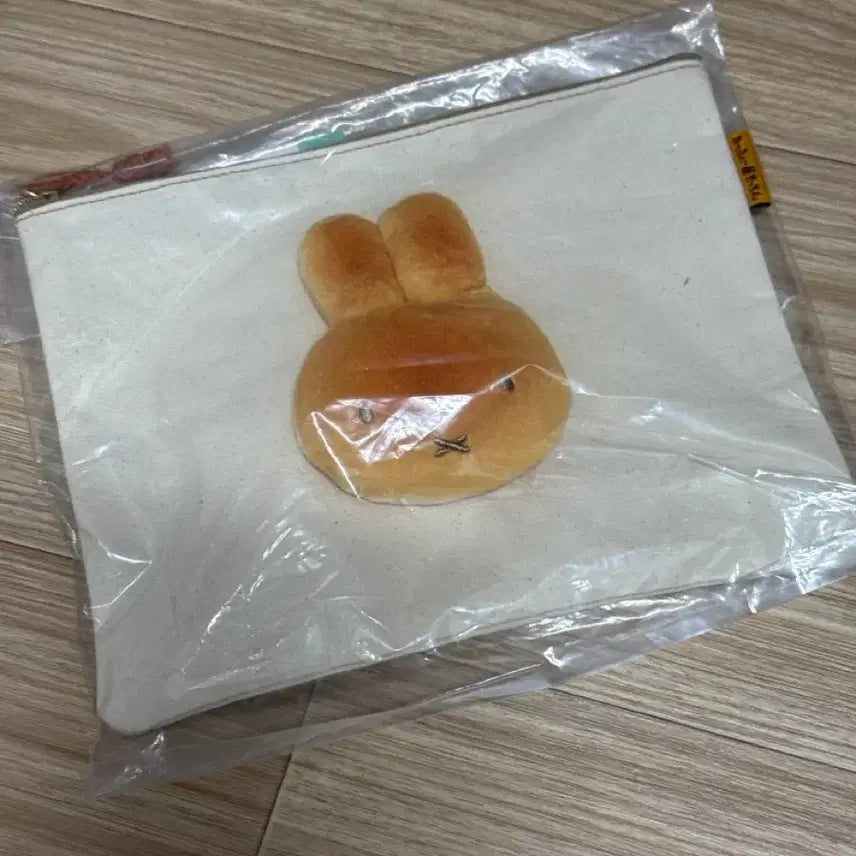 [BUNJANG] Miffy Bread Pouch / 미피 빵 파우치