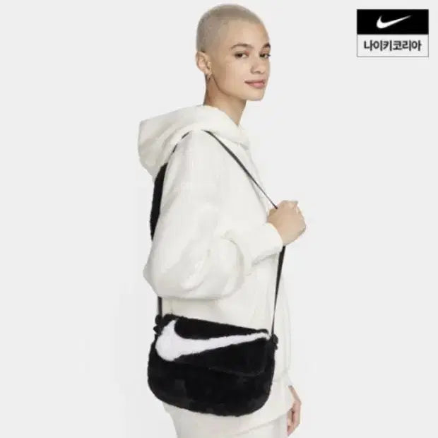 [BUNJANG] Nike NSW Futura 365 Pouch Bag Black / 나이키 NSW 퓨추라 365 포우 퍼 백 블랙