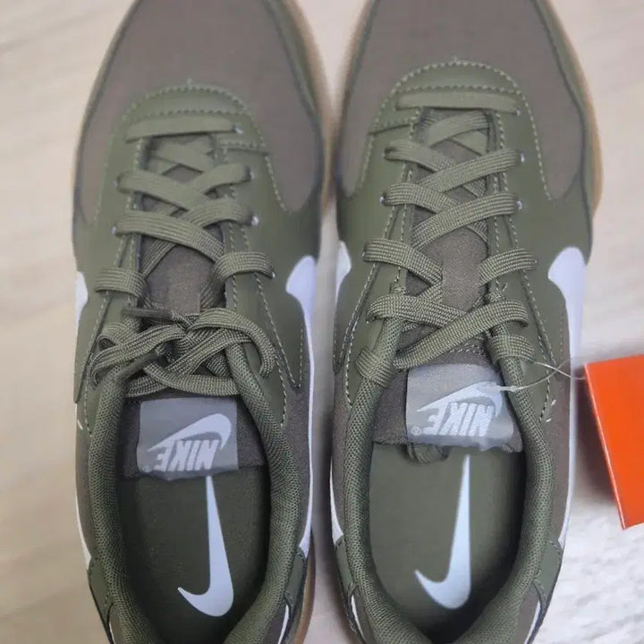 [BUNJANG] Nike Terra Manta Khaki Sneakers / 나이키 운동화 카키색 스니커즈