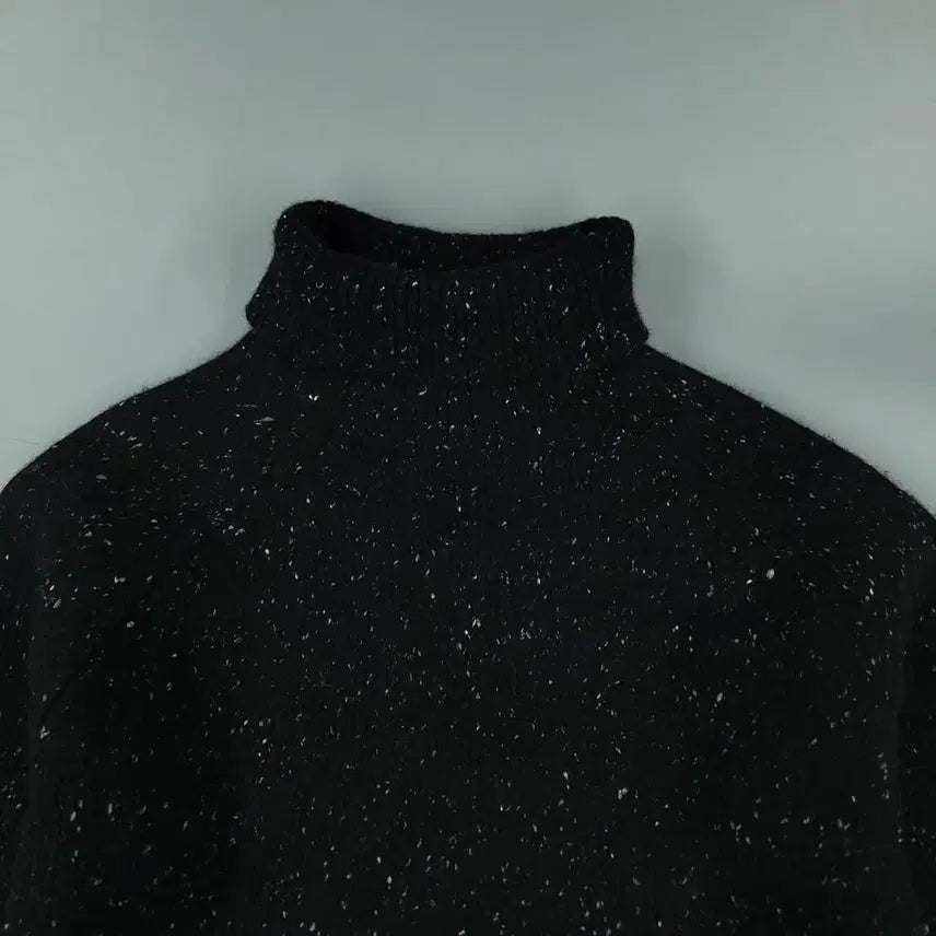 [BUNJANG] Carhartt WIP Logo Patch Raglan Anglistic Lambswool Turtleneck / 칼하트 WIP 블랙 화이트 보카시 로고패치 레글런 앙글리스틱 램스울 목티