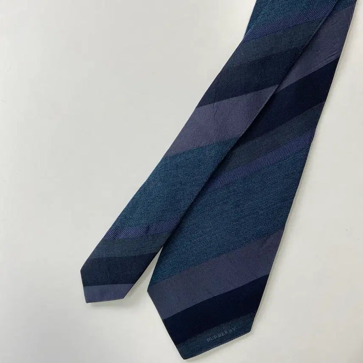 [SOLD OUT] 버버리 (Burberry) 신형라벨 정품 명품넥타이