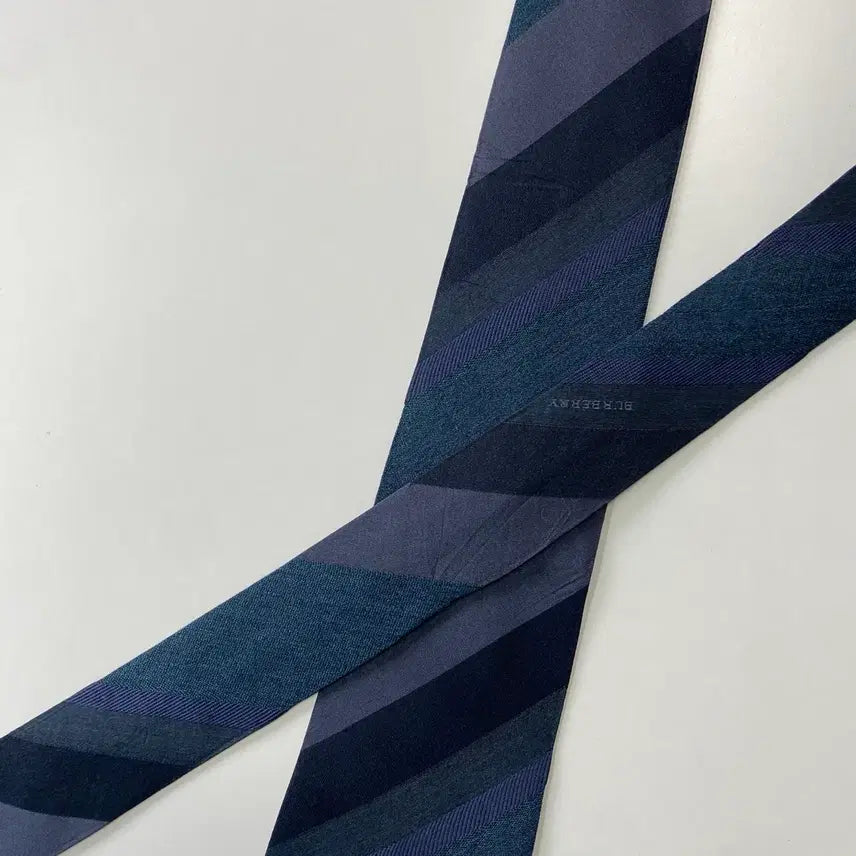 [SOLD OUT] 버버리 (Burberry) 신형라벨 정품 명품넥타이