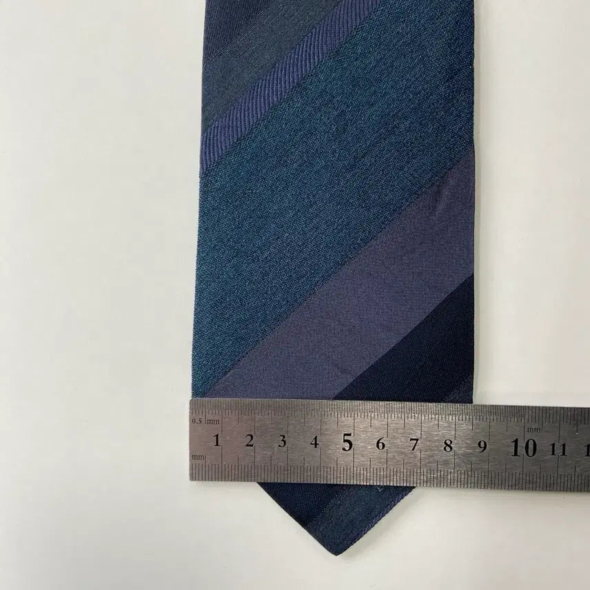 [SOLD OUT] 버버리 (Burberry) 신형라벨 정품 명품넥타이