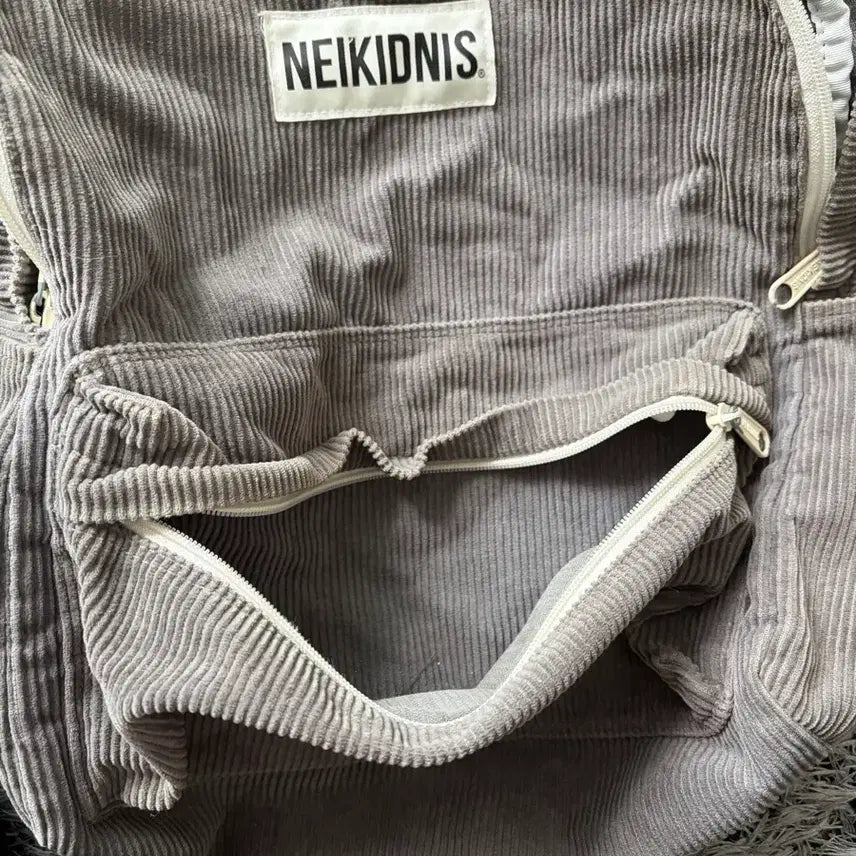 [BUNJANG] NEIKIDNIS Corduroy Backpack / 네이키드니스 NEIKIDNIS 코듀로이 백팩 가방 회색