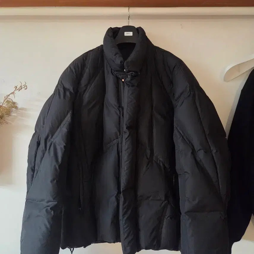 [BUNJANG] LMOOD GIPI Aeos Black Down Puffer Jacket / 엘무드 GIPI 에이오스 블랙 다운 패딩 46사이즈