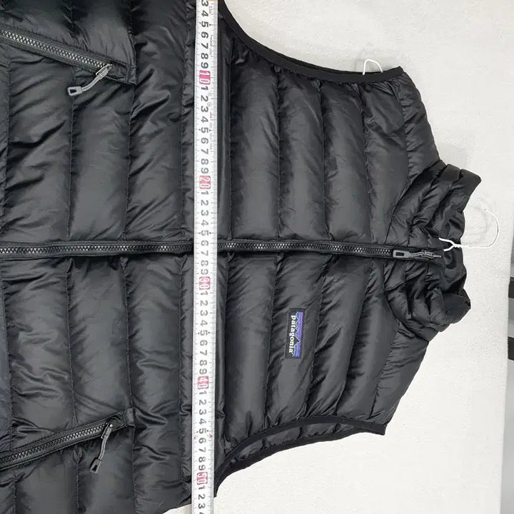 [BUNJANG] Patagonia Down Sweater Vest Black / 파타고니아 경량 패딩 조끼 다운스웨터 베스트 블랙 m