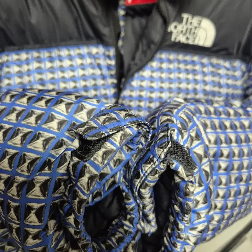 [BUNJANG] Supreme x North Face Studded Nuptse Jacket Royal Blue L / 슈프림 x 노스페이스 스터드 눕시 자켓 로얄 블루 L