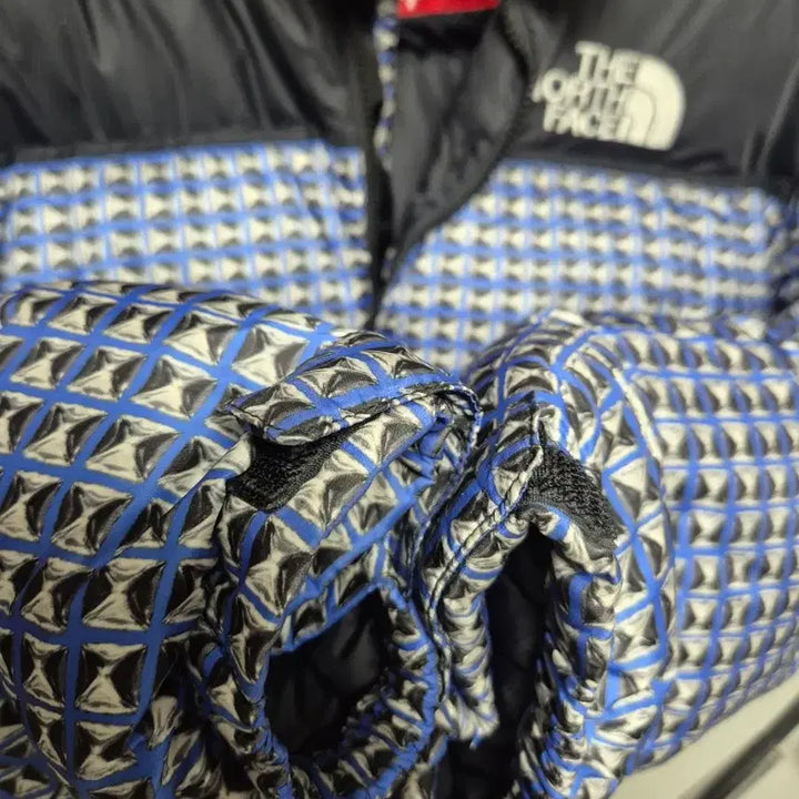 [BUNJANG] Supreme x North Face Studded Nuptse Jacket Royal Blue L / 슈프림 x 노스페이스 스터드 눕시 자켓 로얄 블루 L