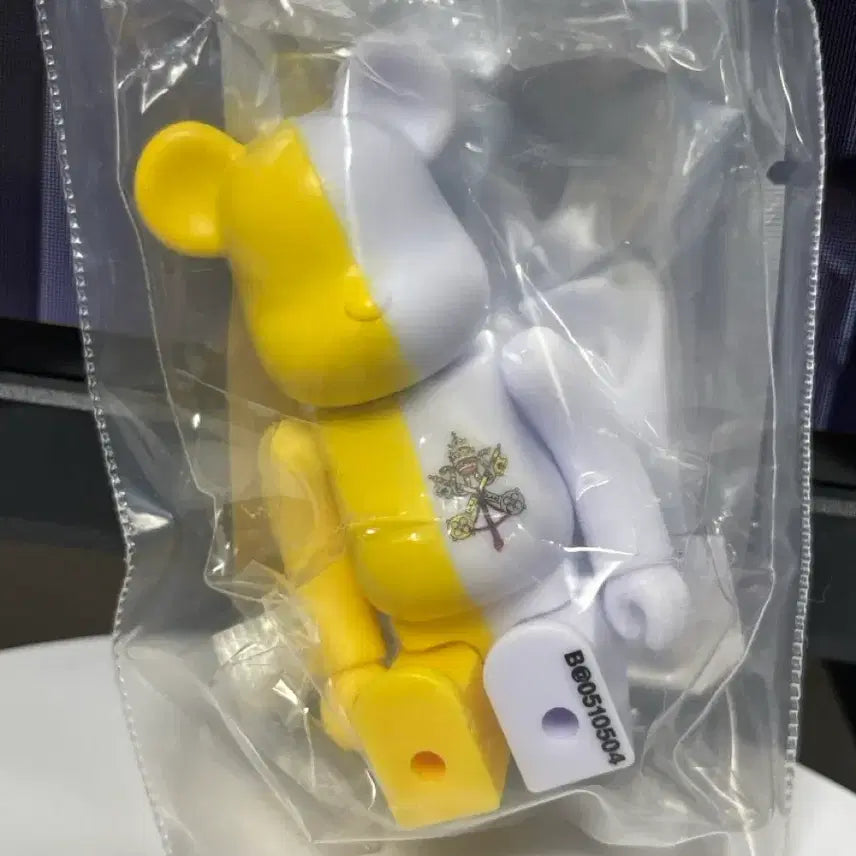 [BUNJANG] Be@rbrick 51 Flag Vatican Figure / 베어브릭 51탄 플래그 바티칸