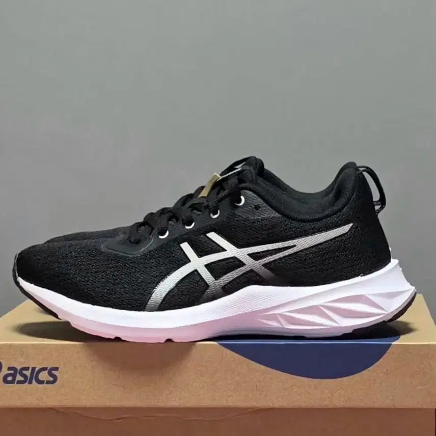 [BUNJANG] Asics Versablast 2 Sneakers (Black & White) 230mm / 아식스 운동화 230 [새상품]