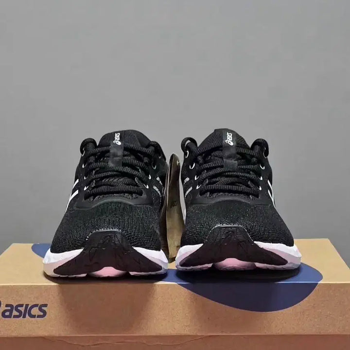 [BUNJANG] Asics Versablast 2 Sneakers (Black & White) 230mm / 아식스 운동화 230 [새상품]