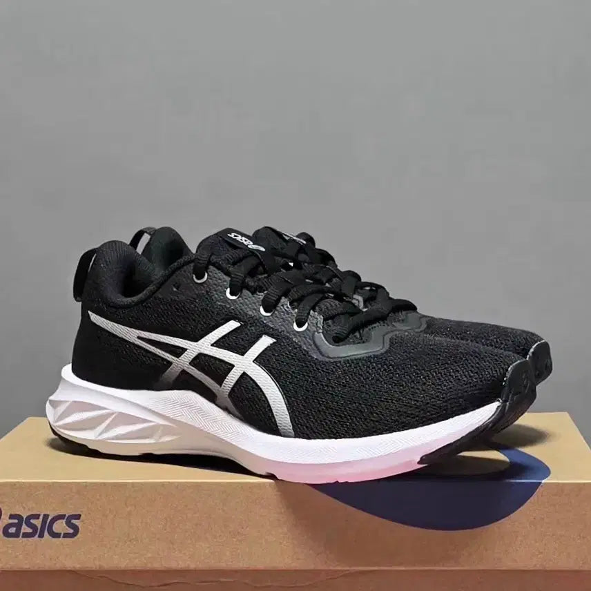 [BUNJANG] Asics Versablast 2 Sneakers (Black & White) 230mm / 아식스 운동화 230 [새상품]