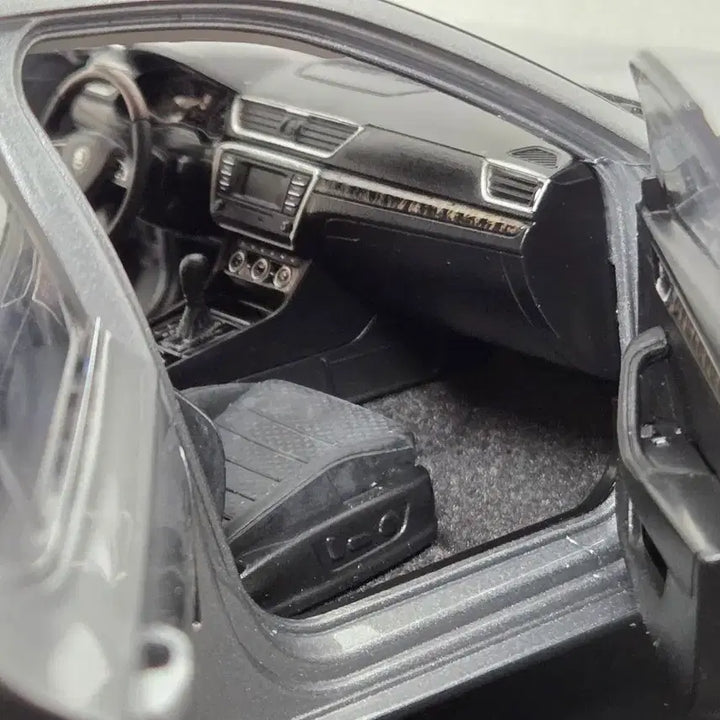 [BUNJANG] Skoda Superb Diecast Model Car / 1:18 스코다 수퍼브 다이캐스트