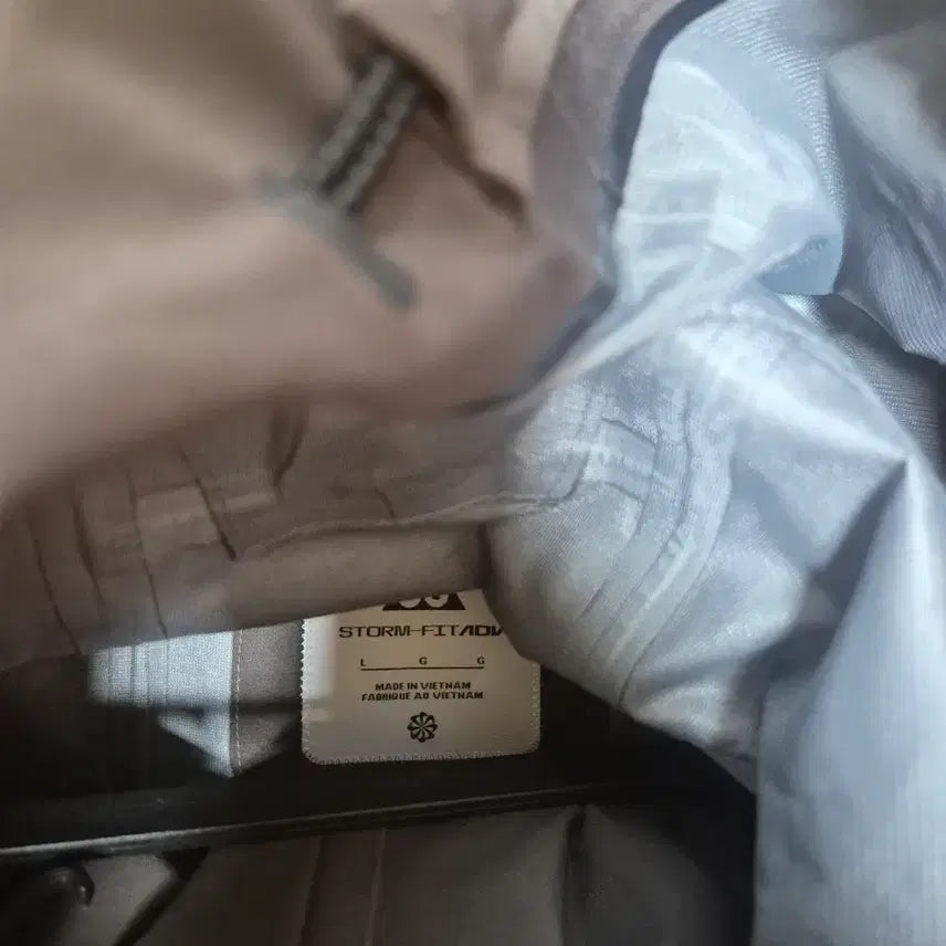 [BUNJANG] Nike ACG Misery Ridge GORE-TEX Jacket Ironstone Olive Grey / 나이키 ACG 미저리 릿지 고어텍스 재킷 아이언스톤 올리브 그레이