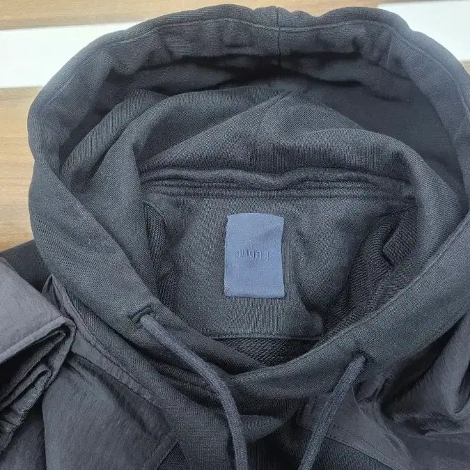 [BUNJANG] Juun.J Black Two-Tone Nylon Hooded T-shirt M / 준지 블랙 투톤 나일론 후드티 M