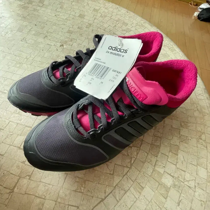 [BUNJANG] Adidas CW Revolution Sneakers 220mm / 아디다스 CW레볼루션 220mm 새상품
