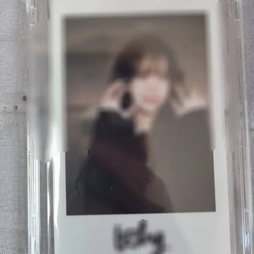 [BUNJANG] NMIXX Lily Signed Polaroid / 엔믹스 릴리 싸인 폴라로이드