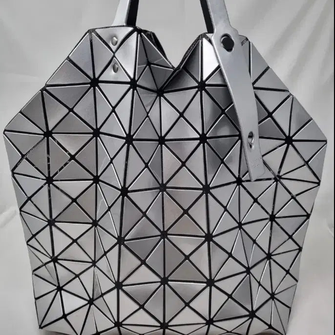 [BUNJANG] Bao Bao Issey Miyake Lucent Silver Tote Bag / 정품 바오바오 이세이미야케 루센트 실버 토트백