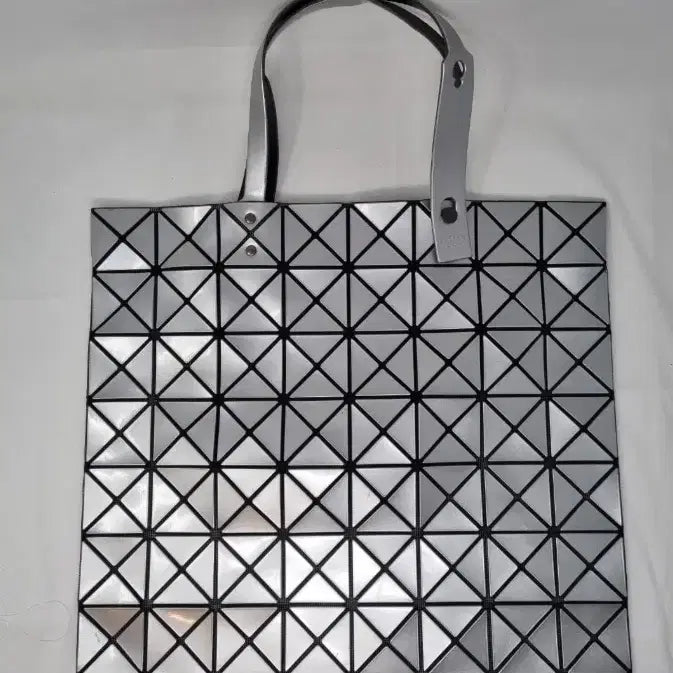 [BUNJANG] Bao Bao Issey Miyake Lucent Silver Tote Bag / 정품 바오바오 이세이미야케 루센트 실버 토트백