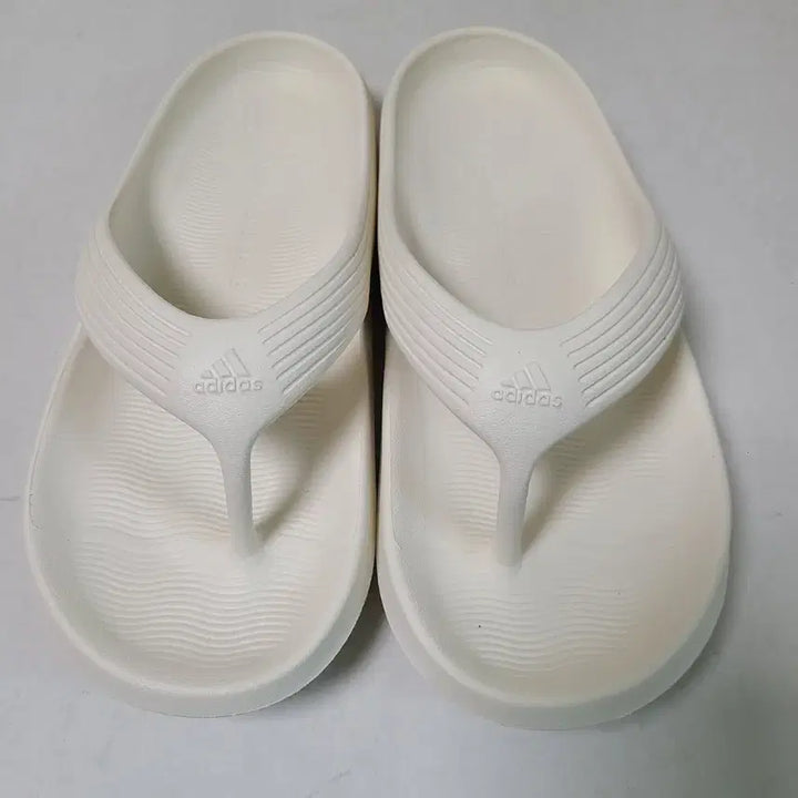 [BUNJANG] Adidas Flip-Flops (255mm) / (무료배송) 255mm 아디다스 쪼리