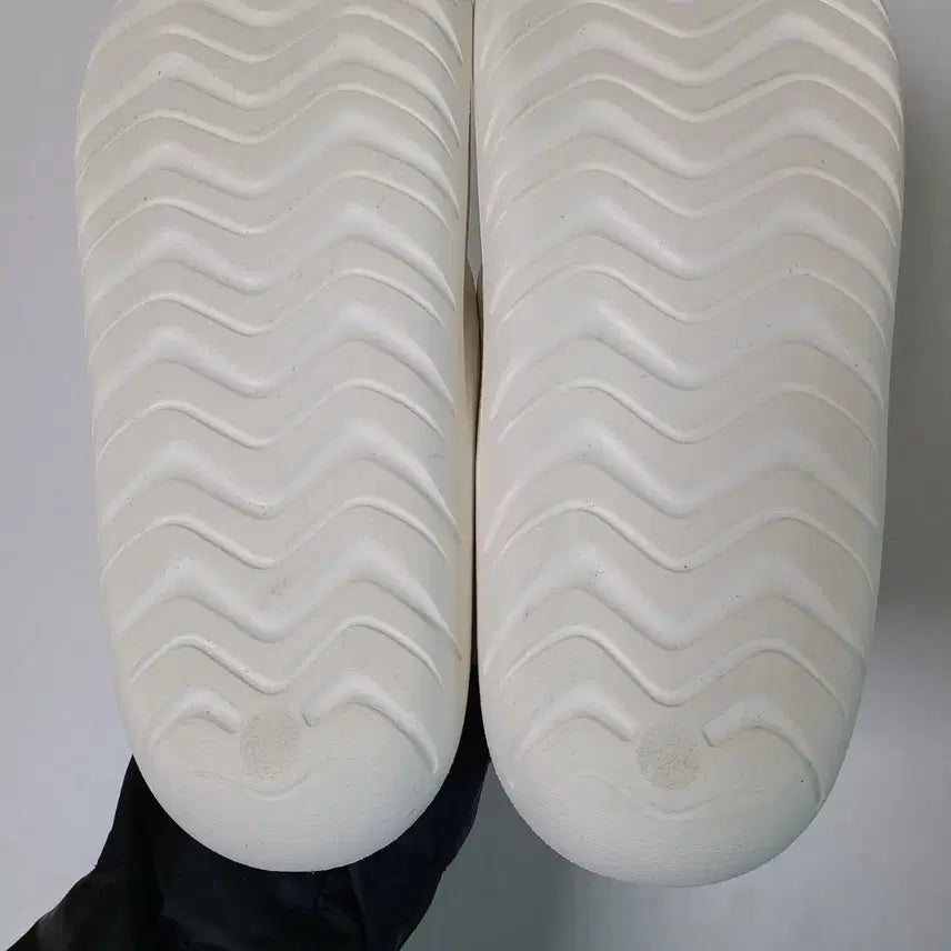[BUNJANG] Adidas Flip-Flops (255mm) / (무료배송) 255mm 아디다스 쪼리