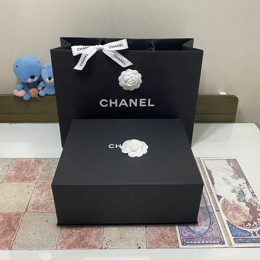 [BUNJANG] Chanel Magnetic Box Set / 샤넬 자석박스(33x26.5x12.5)+속지+까멜리아+쇼핑백