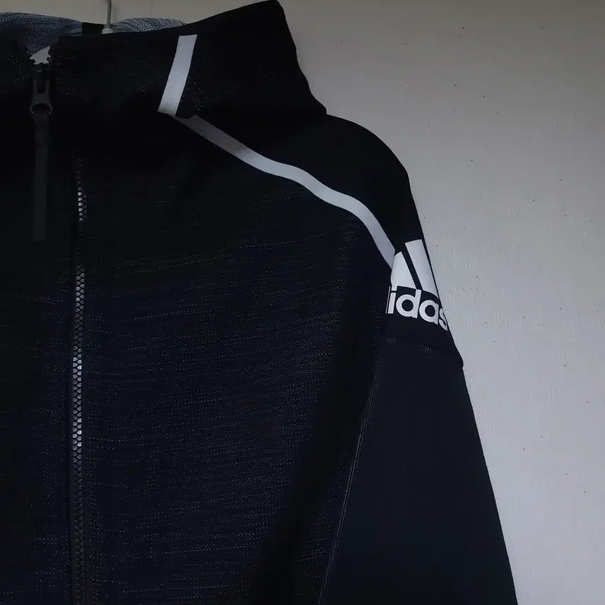 [BUNJANG] Adidas Functional Hoodie Zip-up (Size S) / 아디다스 기능성 후드집업(사이즈90/S)