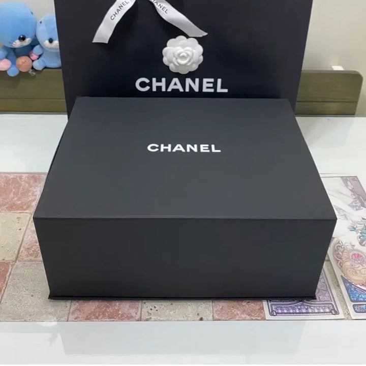 [BUNJANG] Chanel Magnetic Box Set with Ribbon, Camellia, and Shopping Bag / 샤넬 자석박스(37.5x28.5x15.5)+리본+까멜리아+쇼핑백