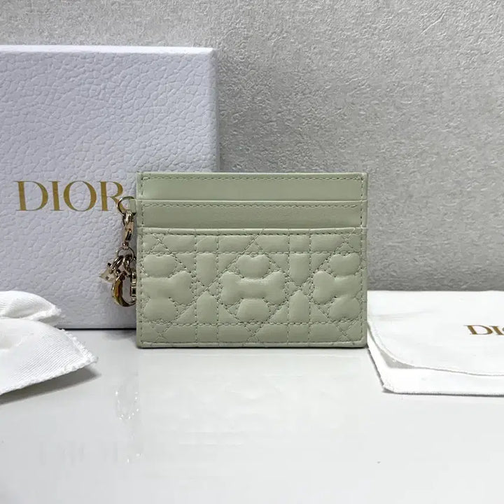 [BUNJANG] Dior Lucky Freesia Clover Card Holder / (한정판/A+) 디올 럭키 프리지아 클로버 카드지갑