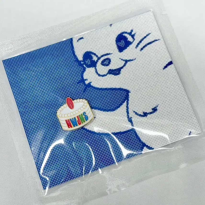 [BUNJANG] NewJeans The Hyundai Pop-up Badge / (미개봉) 뉴진스 뱃지 더현대 팝업 newjeans