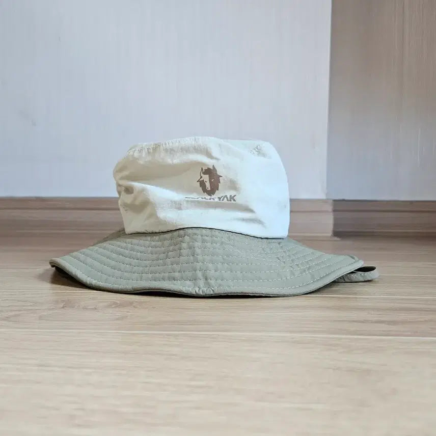 [SOLD OUT] 등산모자 베이지톤 블랙야크