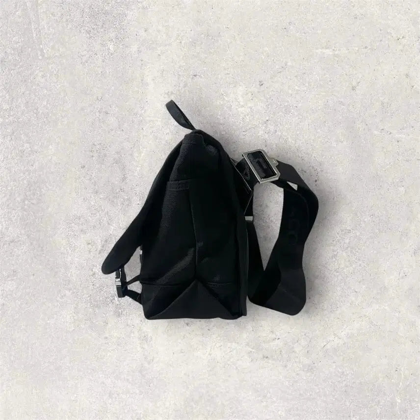[BUNJANG] Lacoste KOME Messenger Bag (B294) / 라코스테 KOME(코메) 메신저백(B294)
