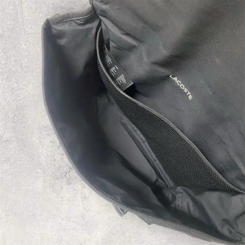 [BUNJANG] Lacoste KOME Messenger Bag (B294) / 라코스테 KOME(코메) 메신저백(B294)