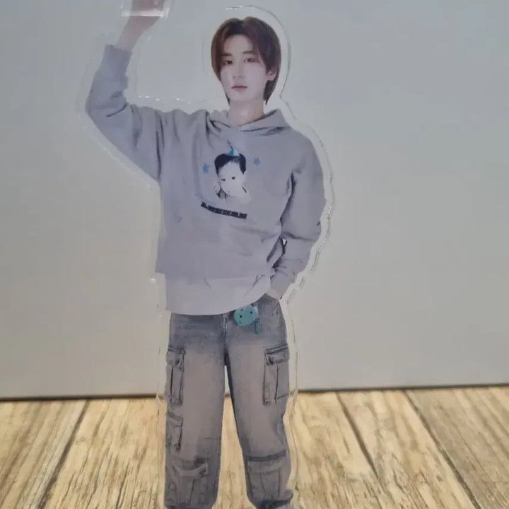 [BUNJANG] Zerobaseone Han Acrylic Stand / 이한 아크릴 스탠드