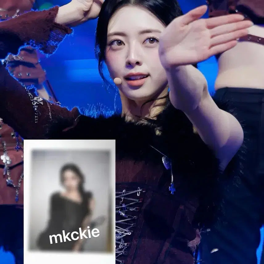 [BUNJANG] ITZY Yuna Unreleased Signed Polaroid / ITZY 있지 유나 미공개 싸폴 싸인 폴라로이드 양도 판매