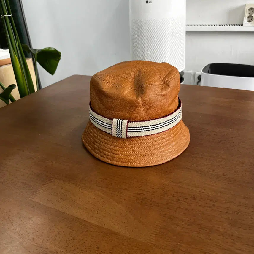 [BUNJANG] Burberry Leather Bucket Hat (M) / 버버리 레더 버킷햇 M