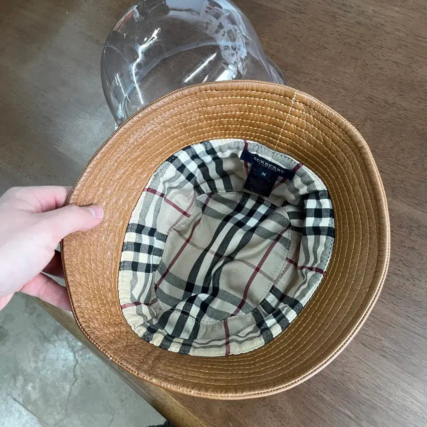 [BUNJANG] Burberry Leather Bucket Hat (M) / 버버리 레더 버킷햇 M