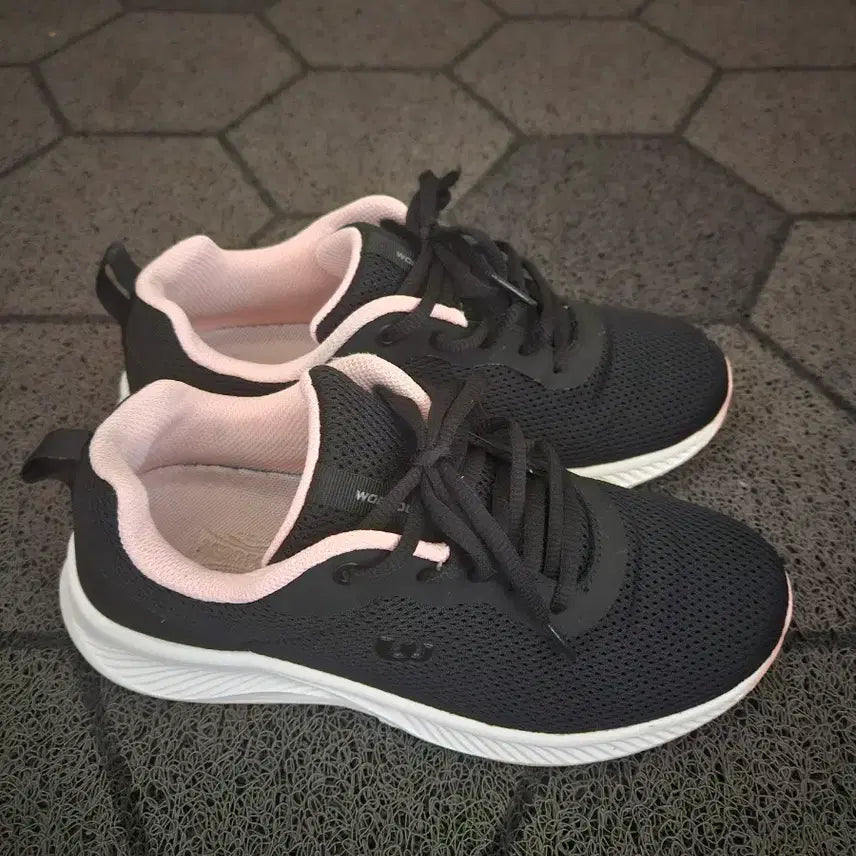 [BUNJANG] World Cup Runner Cushioning Sneakers / 월드컵 운동화 러너쿠셔닝 250 블랙핑크 무료배송
