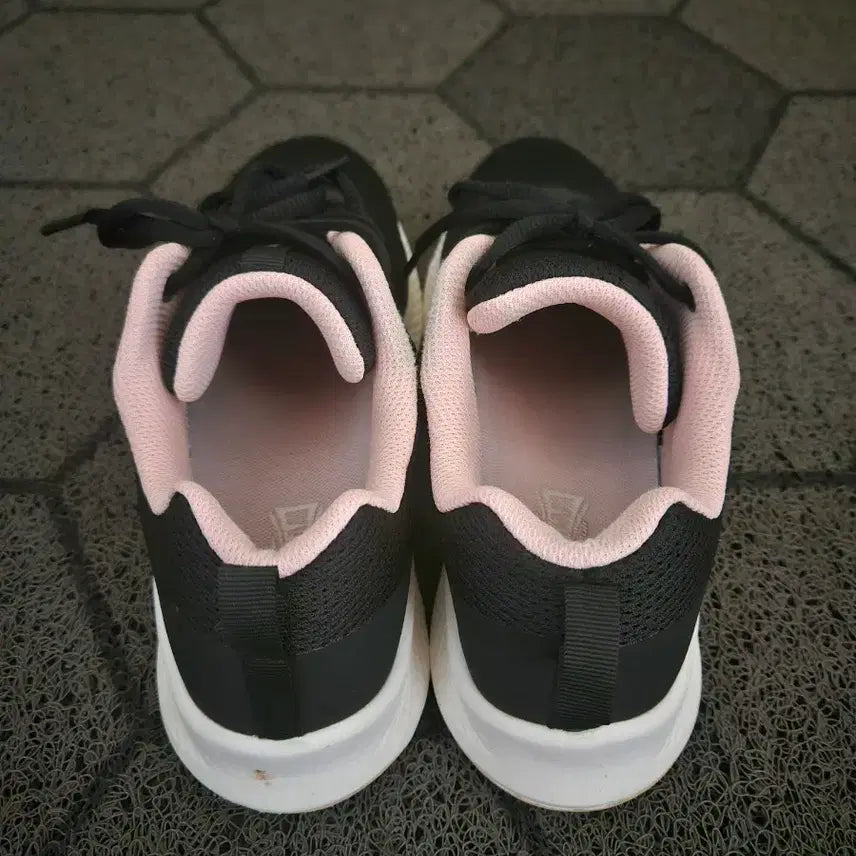 [BUNJANG] World Cup Runner Cushioning Sneakers / 월드컵 운동화 러너쿠셔닝 250 블랙핑크 무료배송