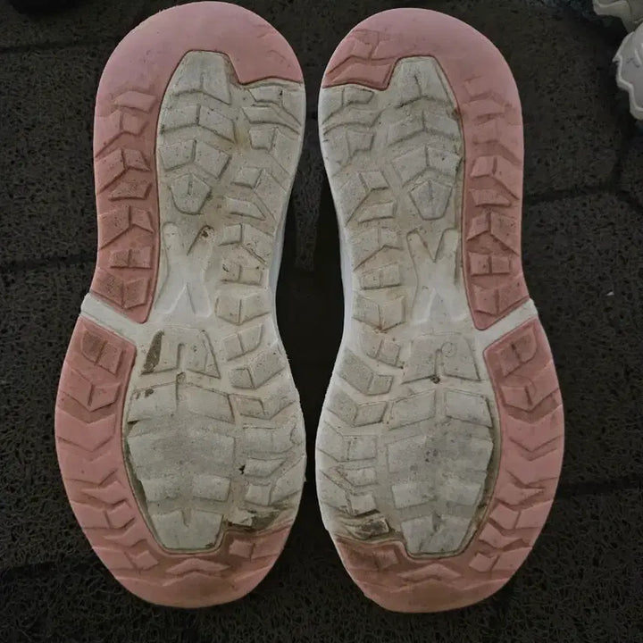 [BUNJANG] World Cup Runner Cushioning Sneakers / 월드컵 운동화 러너쿠셔닝 250 블랙핑크 무료배송