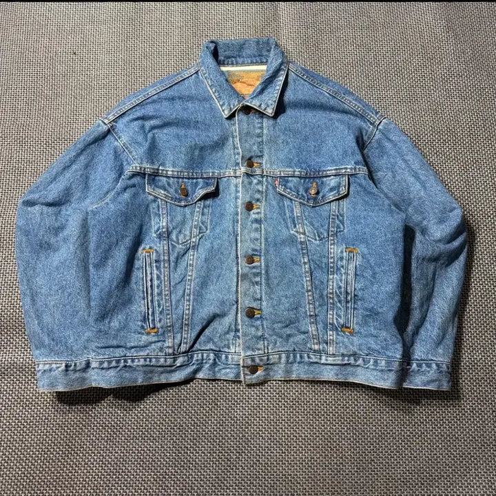 [SOLD OUT] 80s 빈티지 리바이스 트러커 자켓 3세대 L 나바호 블랭킷