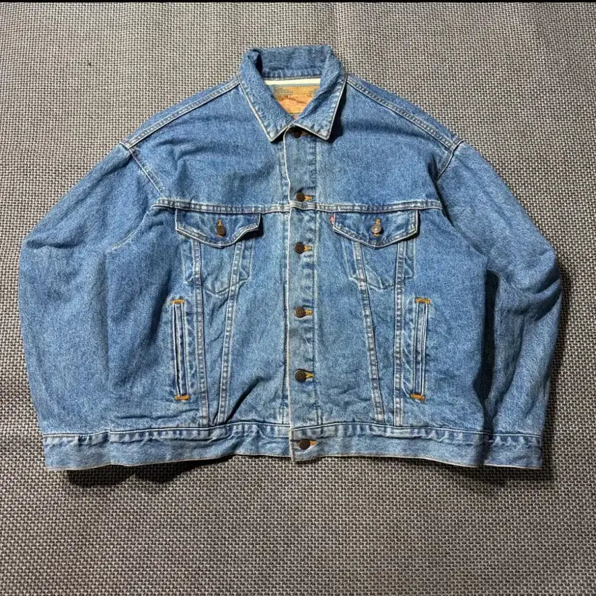 [SOLD OUT] 80s 빈티지 리바이스 트러커 자켓 3세대 L 나바호 블랭킷