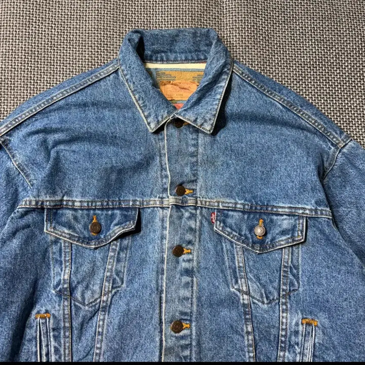 [SOLD OUT] 80s 빈티지 리바이스 트러커 자켓 3세대 L 나바호 블랭킷