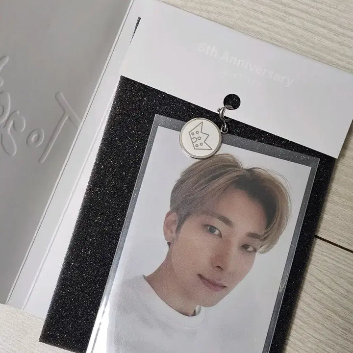 [BUNJANG] SEVENTEEN 6th Anniversary TOGETHER Wonwoo Photocard &amp; Pendant Set / 세븐틴 6주년 투게더 포카+팬던트 원우