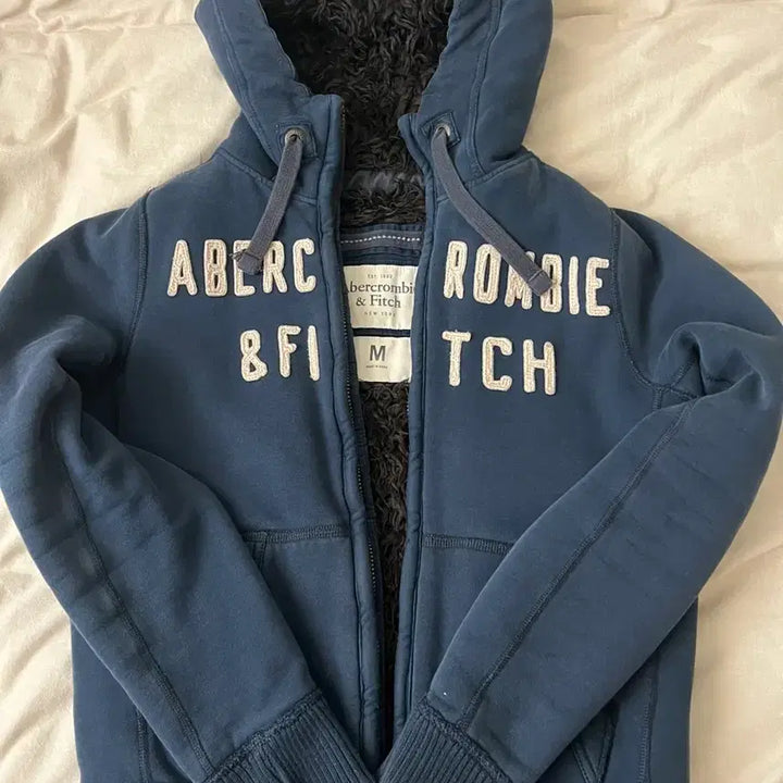 [BUNJANG] Abercrombie &amp; Fitch Wolfjaw Hoodie Navy M / 아베크롬비 울프죠 후드집업 네이비 M