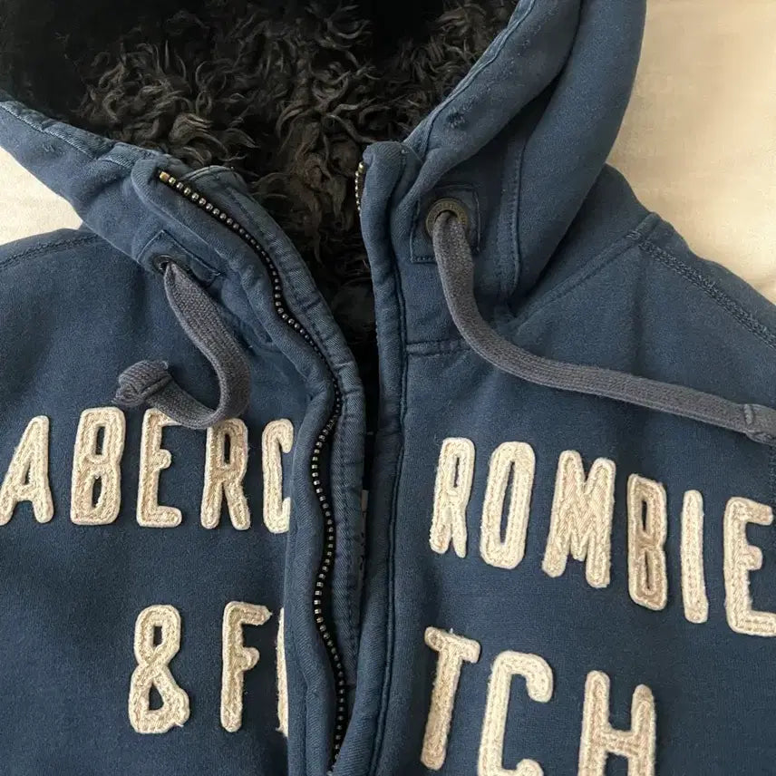 [BUNJANG] Abercrombie &amp; Fitch Wolfjaw Hoodie Navy M / 아베크롬비 울프죠 후드집업 네이비 M