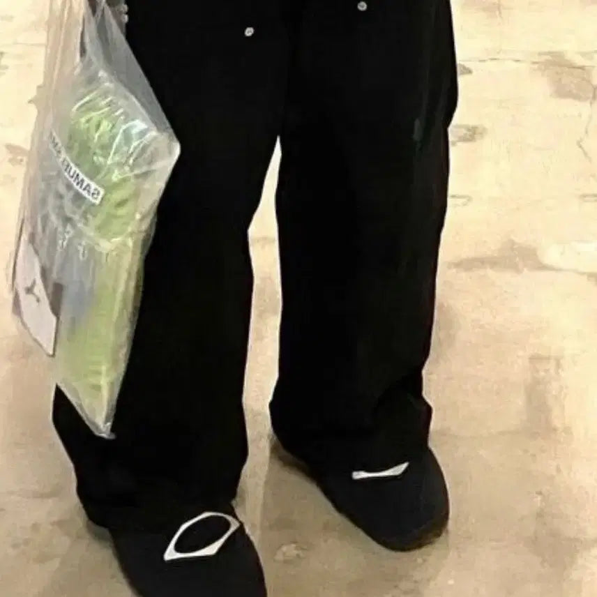 [BUNJANG] Mischief x Subu Puffer Slippers Black / 미스치프 x 수부 푸퍼 슬리퍼 블랙