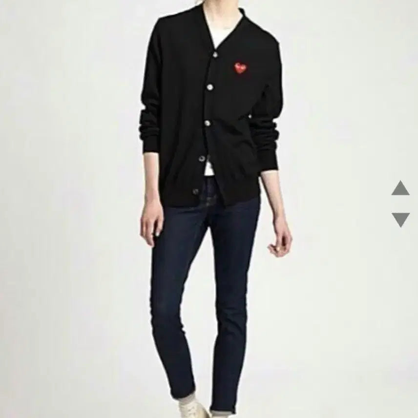 [BUNJANG] Comme des Garcons V-Neck Cardigan Black Small Heart / (M) 꼼데가르송 브이넥 가디건 블랙 스몰하트 100사이즈 백화점구매