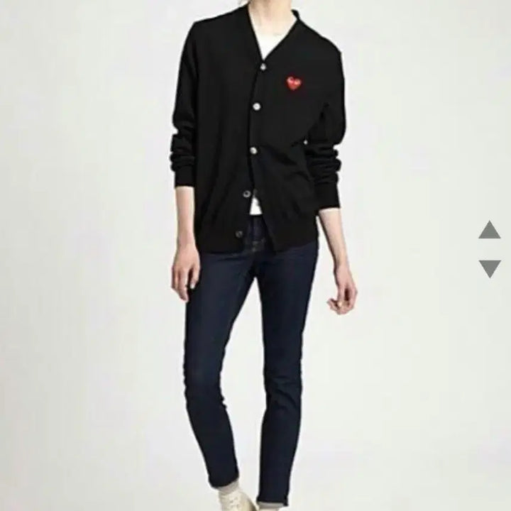 [BUNJANG] Comme des Garcons V-Neck Cardigan Black Small Heart / (M) 꼼데가르송 브이넥 가디건 블랙 스몰하트 100사이즈 백화점구매