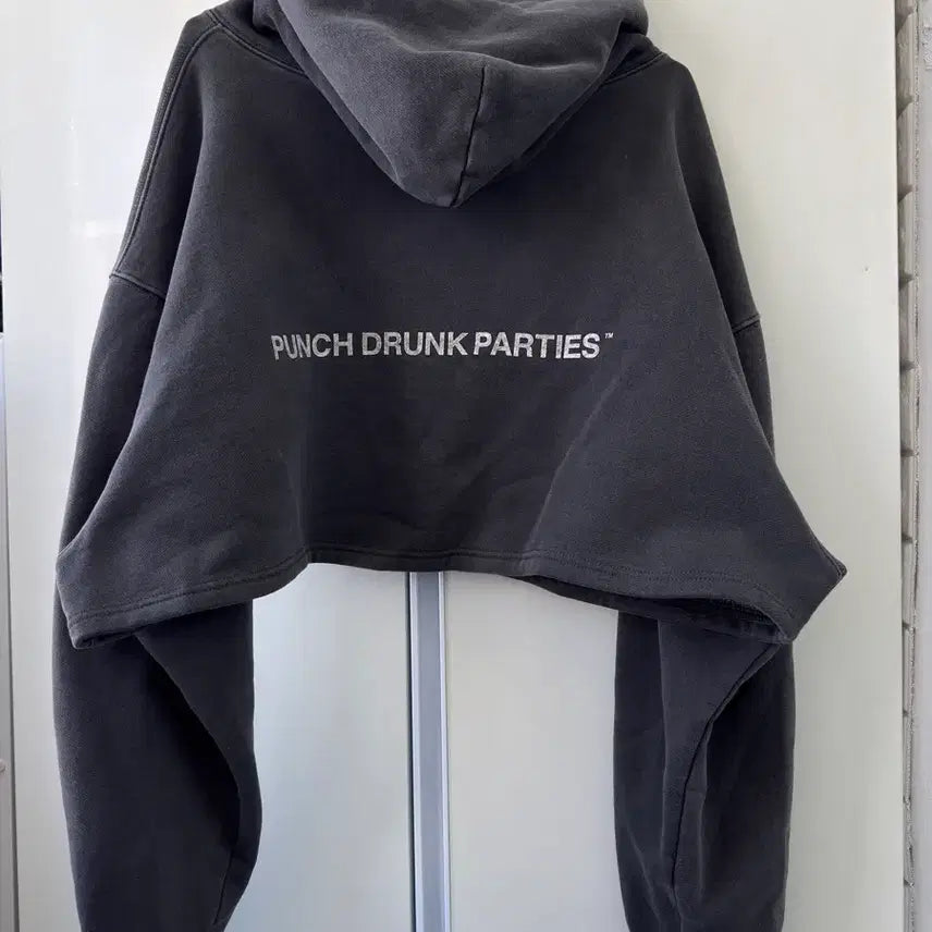 [BUNJANG] PUNCH DRUNK PARTIES Crop Hoodie (Dark Gray) / 펀치드렁크파티즈 크롭 후드티 (다크그레이) PUNCH DRUNK PART